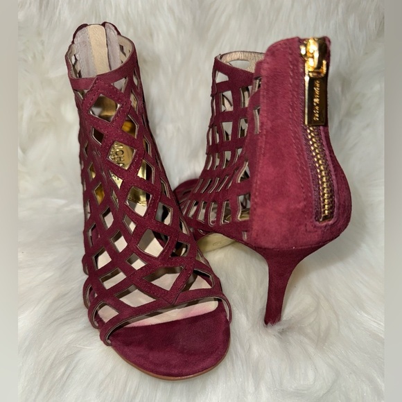 MICHAEL Michael Kors Red Heels with Geometric Cutouts - Picture 7 of 7